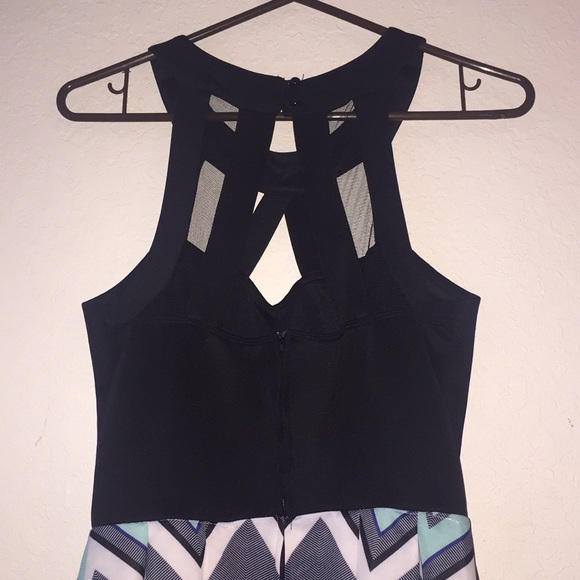 Halter chevron print dress - Picture 3 of 5